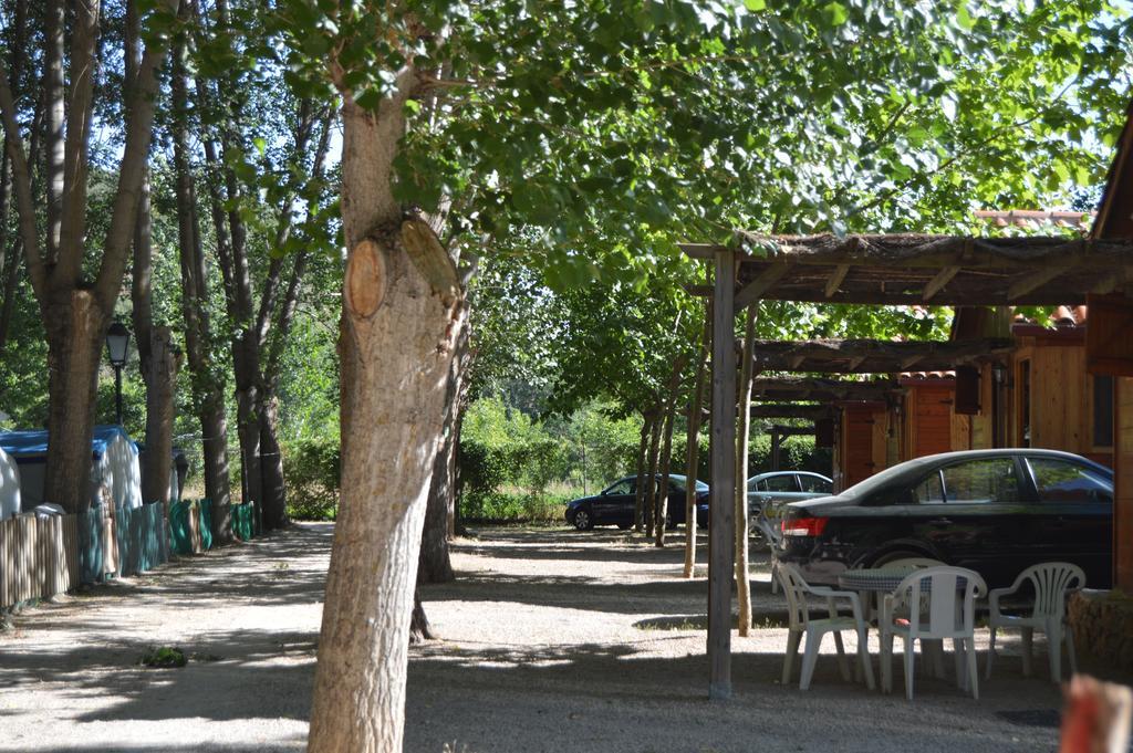 Cabanas Camping Sierra De Penascosa المظهر الخارجي الصورة